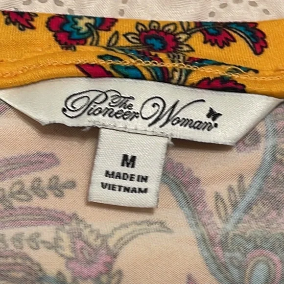 Pioneer Woman NEW 3/4 Sleeve Size Medium Top - Picture 7 of 11